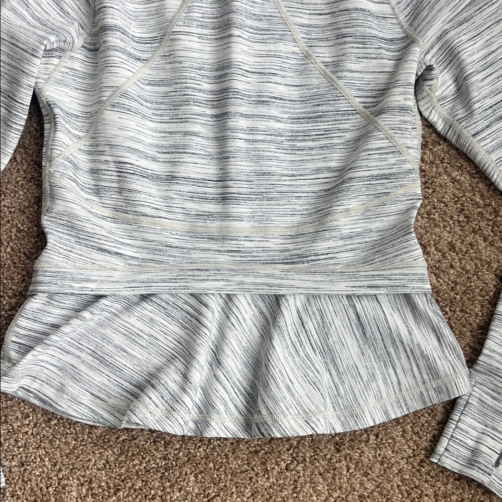 Lululemon Women's Heathered Gray Hustle in Your Bustle Long Sleeve Jacket 8 - Picture 16 of 16